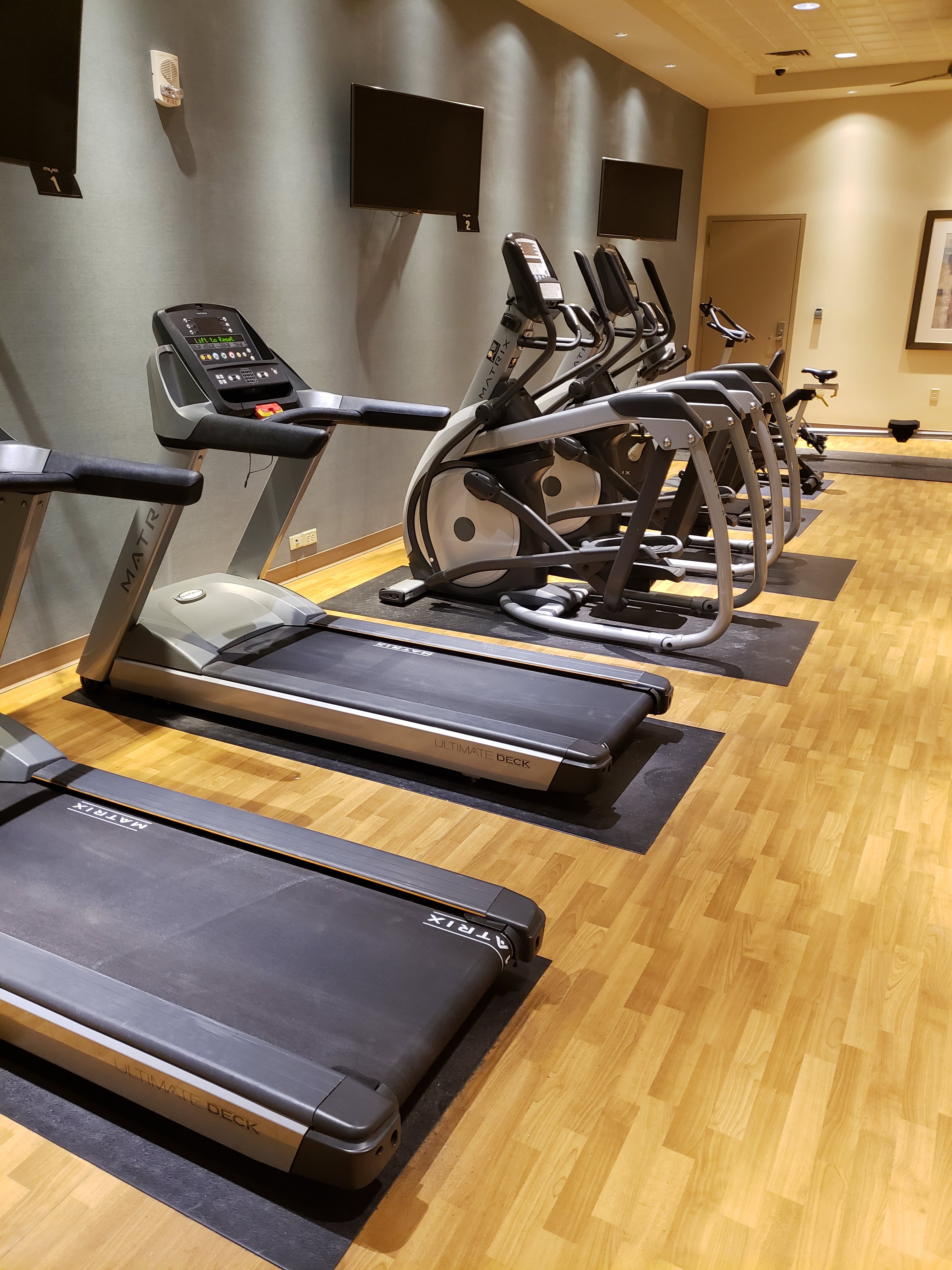 Treadmills, ellipticals and other workout equipment in a Bettendorf Iowa Hotel at the Isle Hotel. Located at one of the Casino's in Bettendorf Iowa